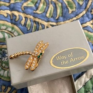 Dragonfly pin